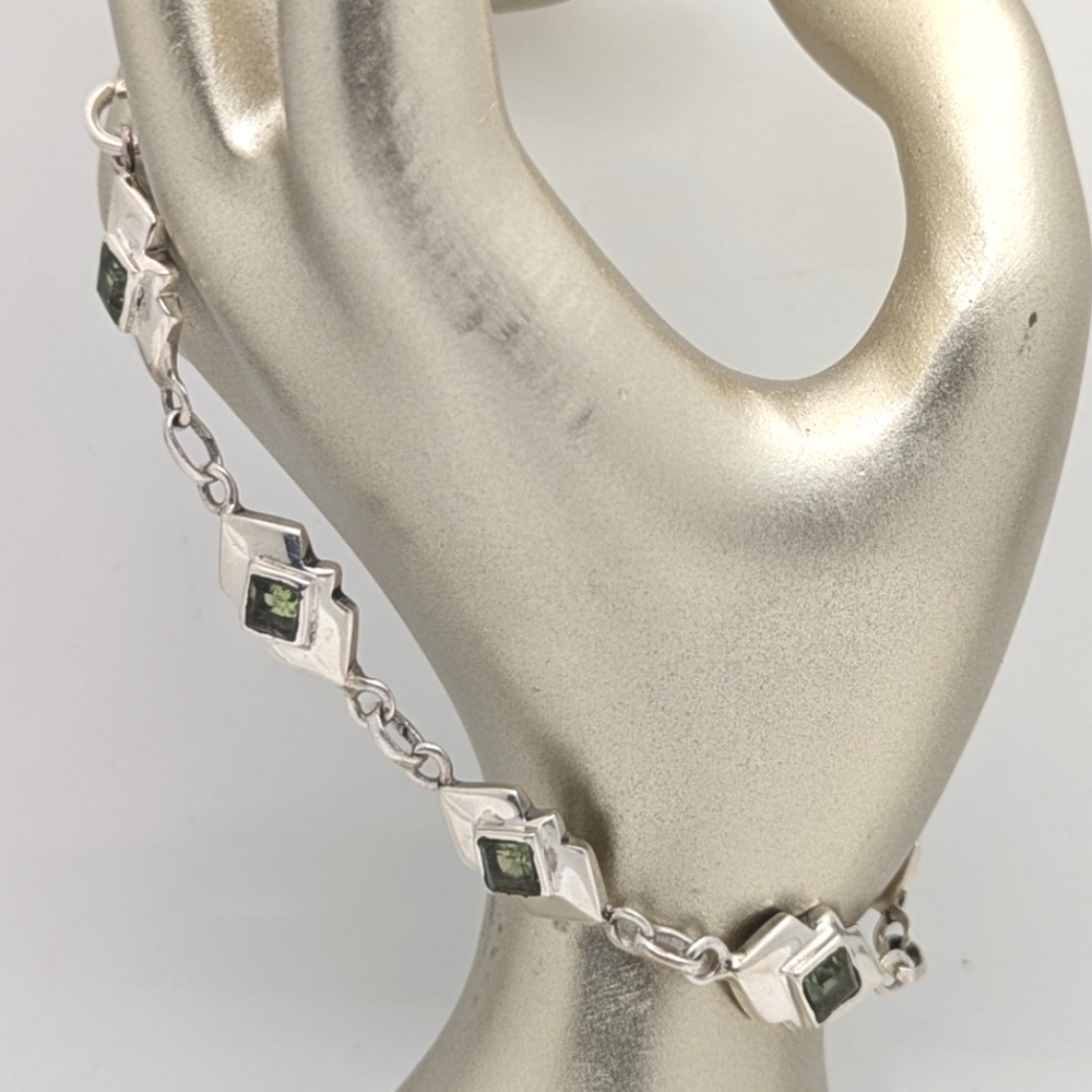 Beautiful Sterling Peridot Link Bracelet